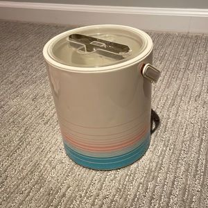 Vintage White, Blue & Pink Ice Bucket